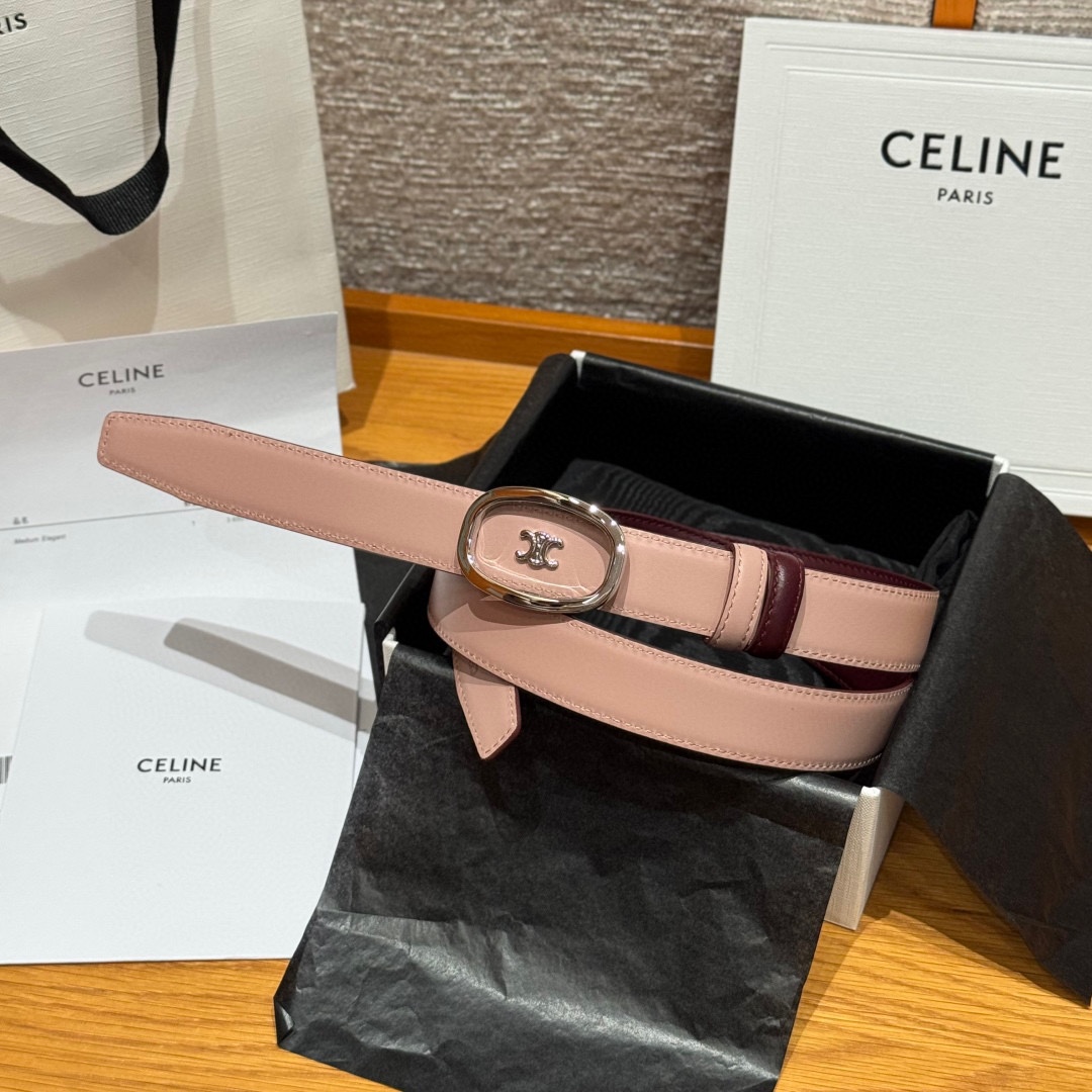 凯旋门家新款ALIX 中号25毫米双面腰带这款采用牛皮革，金属饰面，可拆卸椭圆形搭扣，双面腰带，TRIO