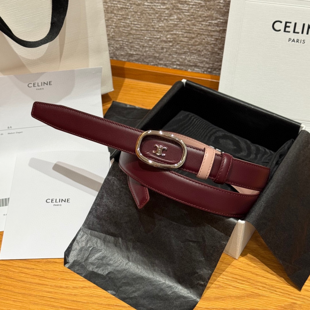 凯旋门家新款ALIX 中号25毫米双面腰带这款采用牛皮革，金属饰面，可拆卸椭圆形搭扣，双面腰带，TRIO