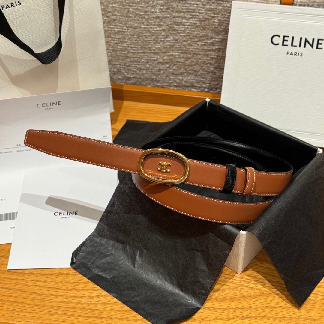 凯旋门家新款ALIX 中号25毫米双面腰带这款采用牛皮革，金属饰面，可拆卸椭圆形搭扣，双面腰带，TRIO