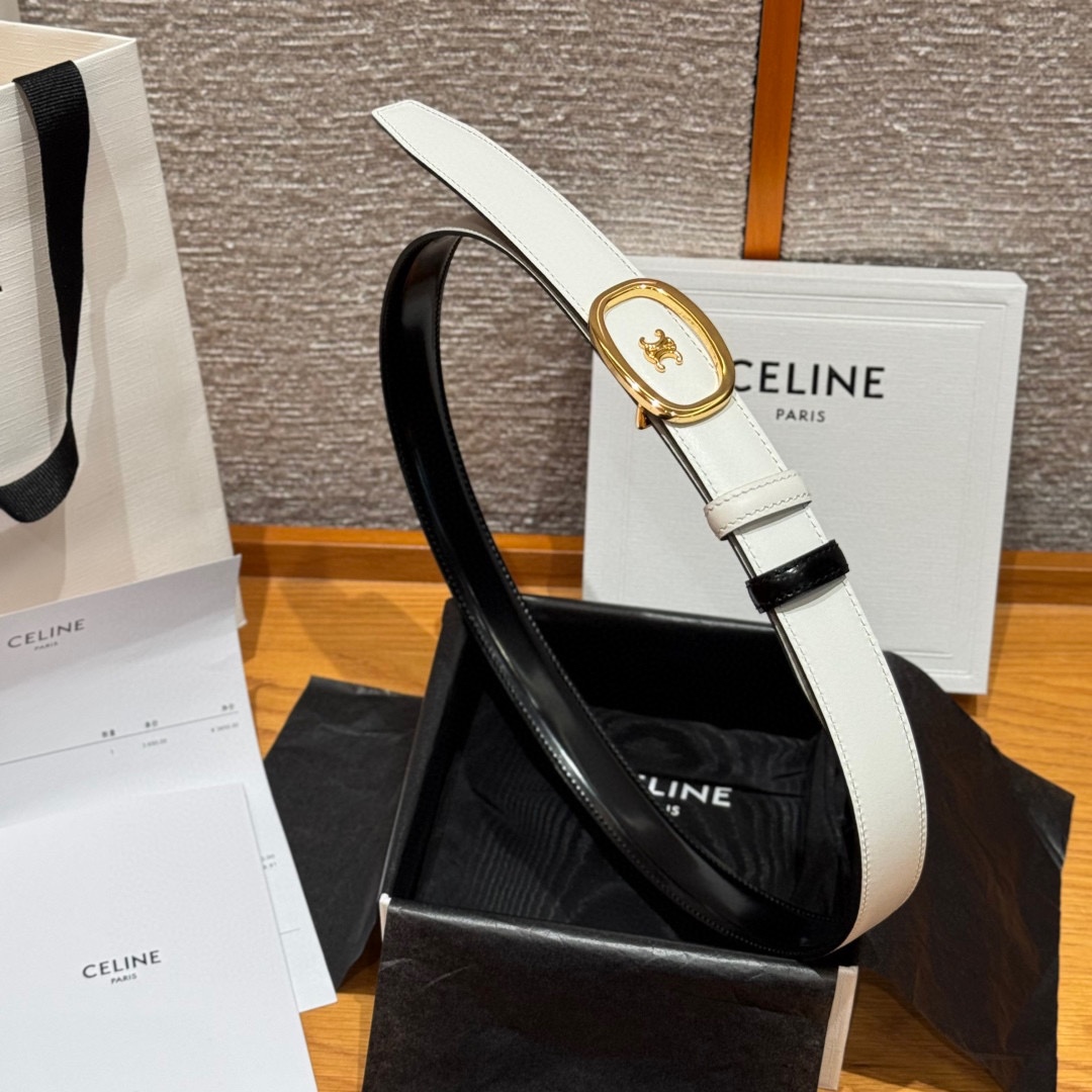 凯旋门家新款ALIX 中号25毫米双面腰带这款采用牛皮革，金属饰面，可拆卸椭圆形搭扣，双面腰带，TRIO