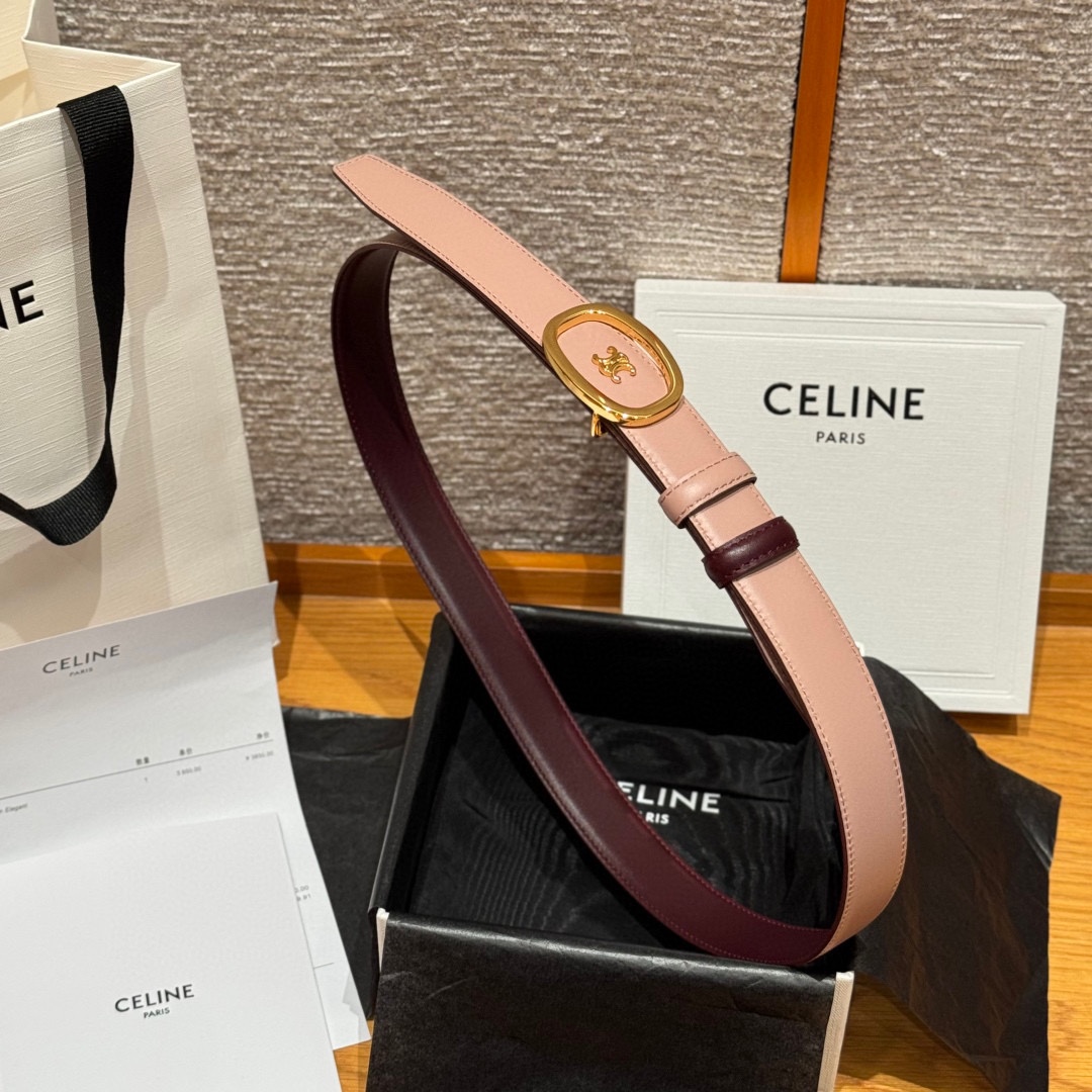 凯旋门家新款ALIX 中号25毫米双面腰带这款采用牛皮革，金属饰面，可拆卸椭圆形搭扣，双面腰带，TRIO