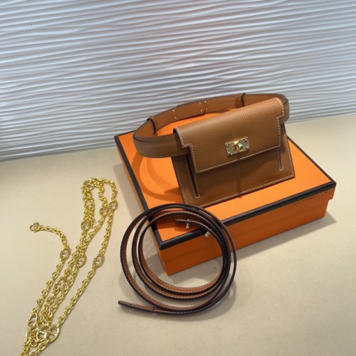 Luxury Belt Bag with Card Holder and Chain - Stylish Waist Pouch 1 Luxury Belt Bag with Card Holder and Chain - Stylish Waist Pouch