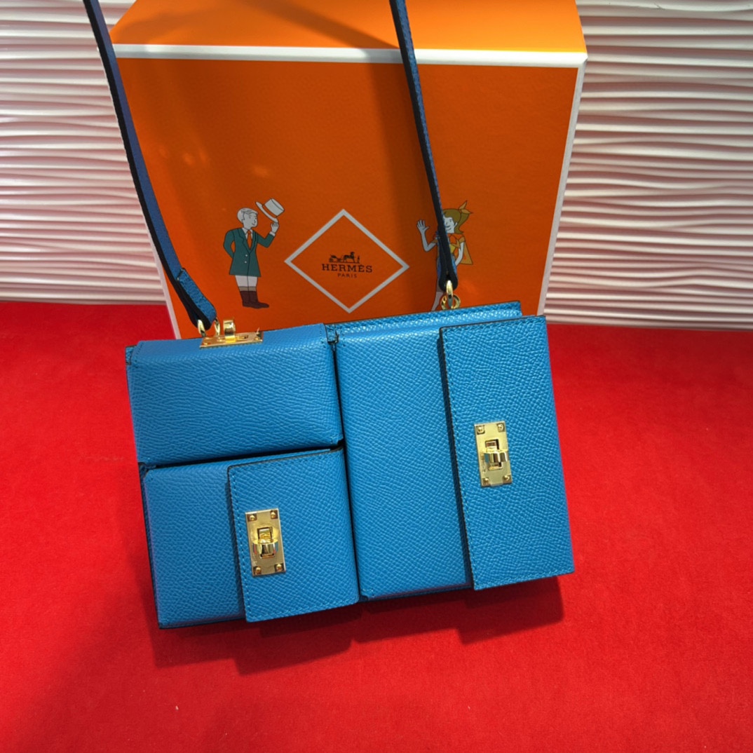 新款kelly三个可拆分隔层设计，横着背和竖着背都行，搭配H经典旋转扣设计，时尚又实用。三合一经典款。包