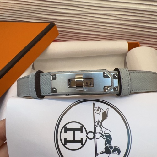 Hermès Kelly Belt in Hunter Leather with Palladium-Plated Buckle, Adjustable 7 Hermès Kelly Belt in Hunter Leather with Palladium-Plated Buckle, Adjustable