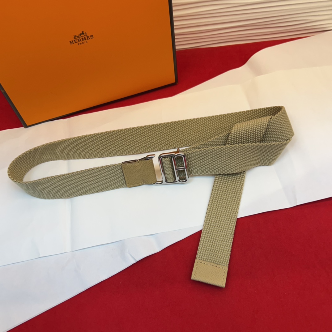 Hermès Écume Belt: Fog Gray Fabric & Leather with Palladium Buckle