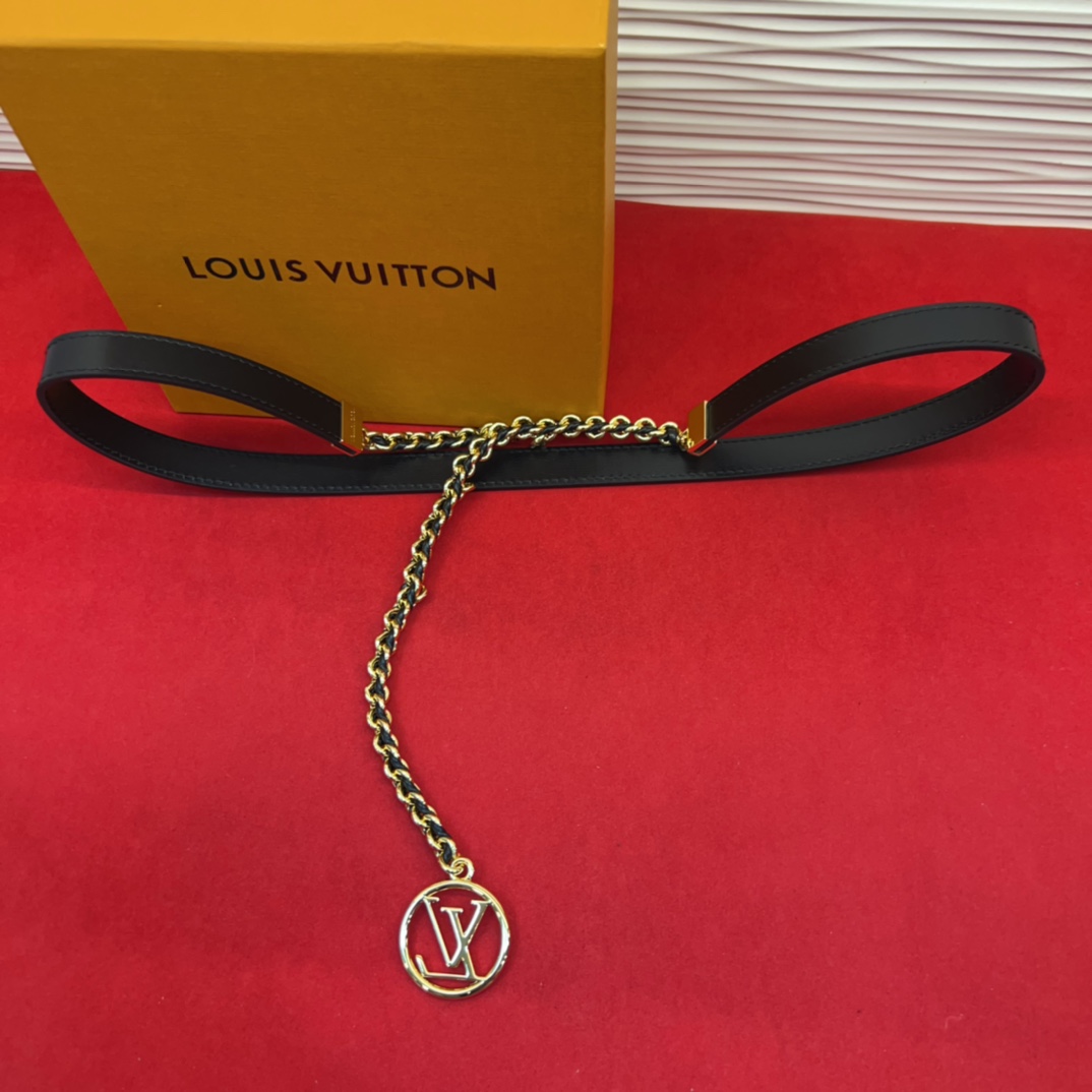 超好看的驴家女士细款腰链✨一半是链条让你感觉像腰链一样的使用感一半是皮带让你爱不释手 随意切换可以当皮带