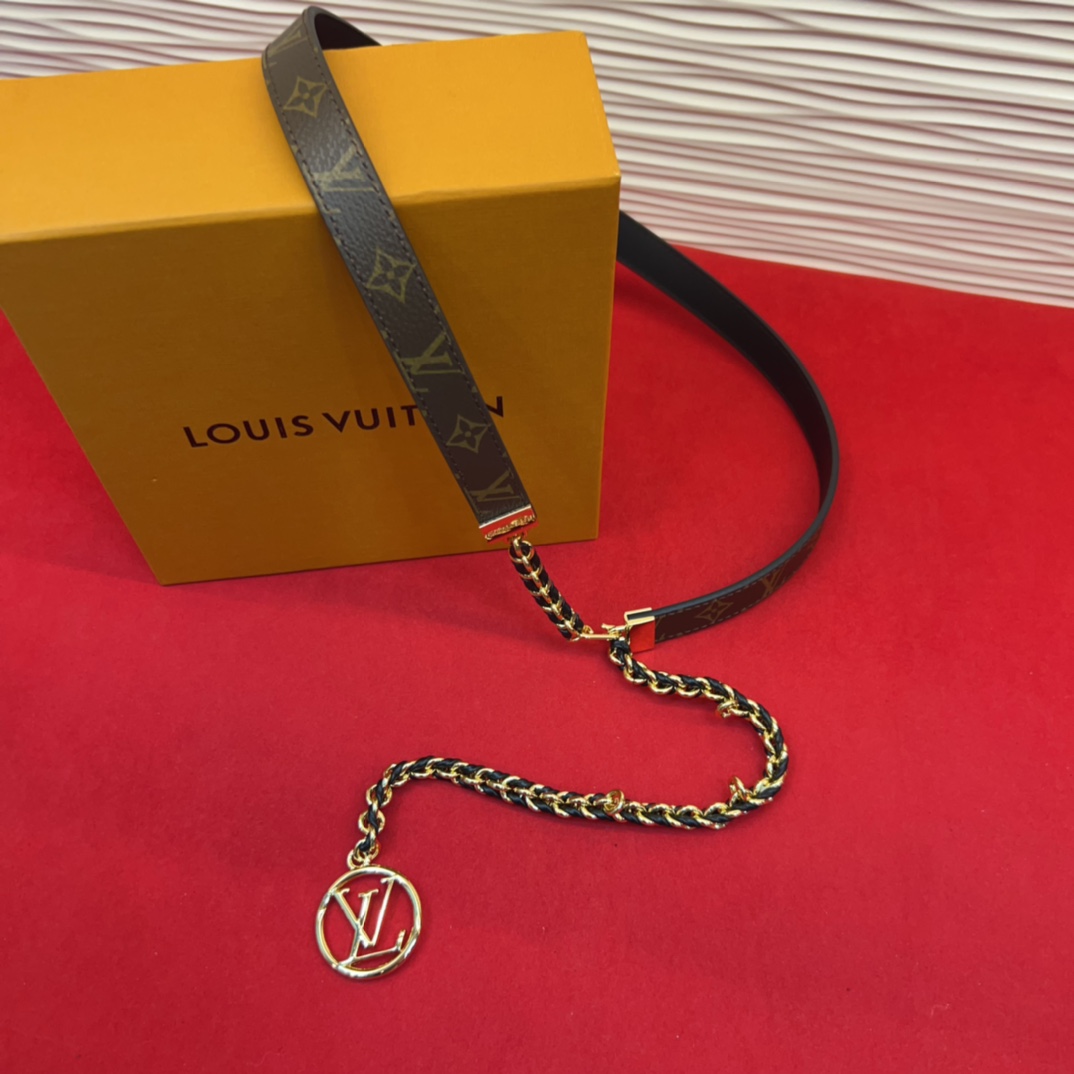 超好看的驴家女士细款腰链✨一半是链条让你感觉像腰链一样的使用感一半是皮带让你爱不释手 随意切换可以当皮带