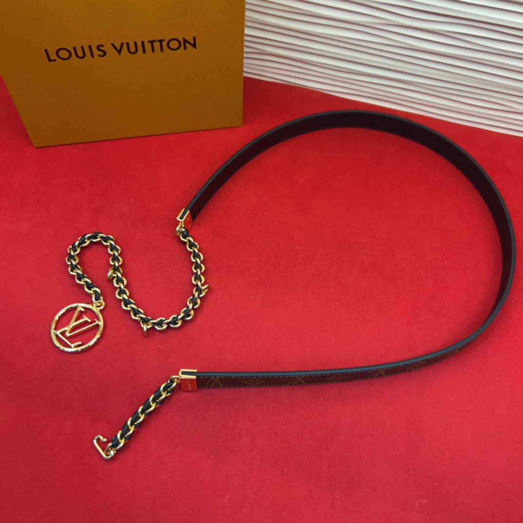 超好看的驴家女士细款腰链✨一半是链条让你感觉像腰链一样的使用感一半是皮带让你爱不释手 随意切换可以当皮带