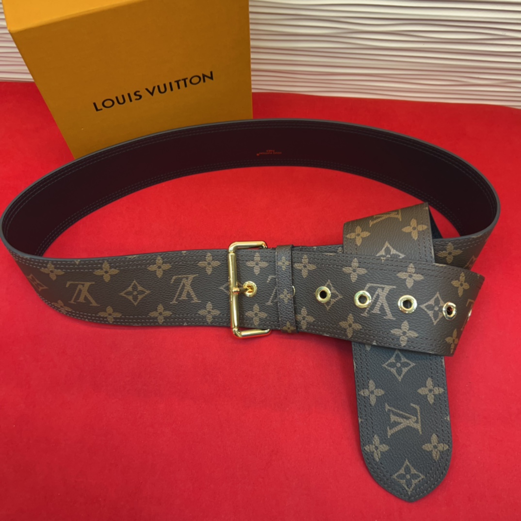 超好看的驴家女士腰封✨使用感一半是皮带让你爱不释手 随意切换可以当皮带也可以当腰链也可以绑在大衣外面 也