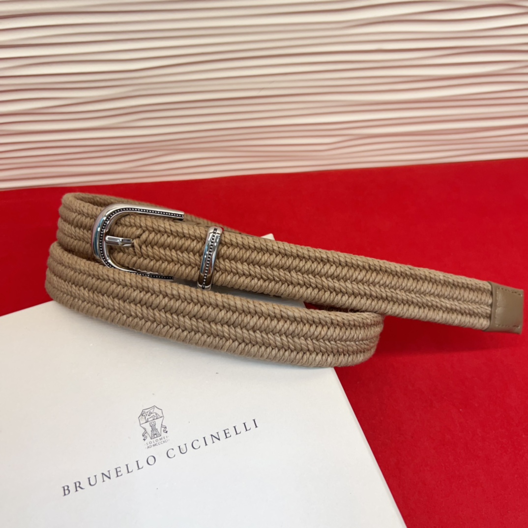 BC春秋经典腰带款质感十足 独特风格 时髦中带着随性和酷感.达到修身效果3.0Cm均码110Cm总长。