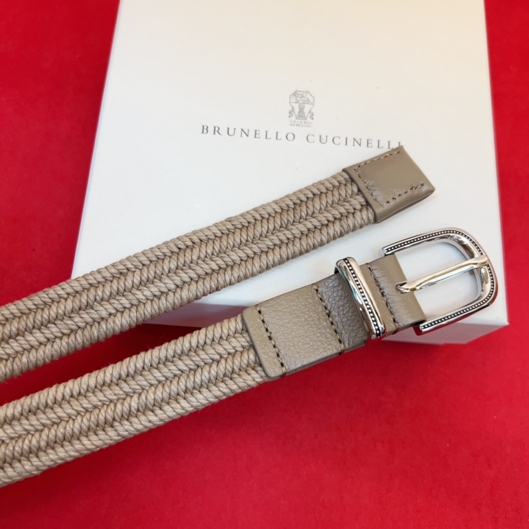 BC春秋经典腰带款质感十足 独特风格 时髦中带着随性和酷感.达到修身效果3.0Cm均码110Cm总长。