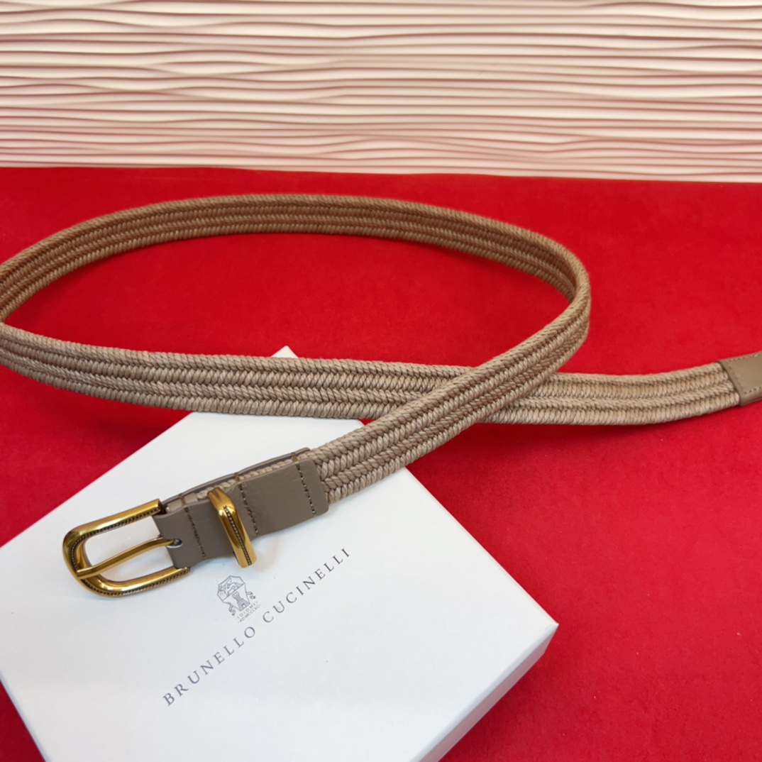 BC春秋经典腰带款质感十足 独特风格 时髦中带着随性和酷感.达到修身效果3.0Cm均码110Cm总长。