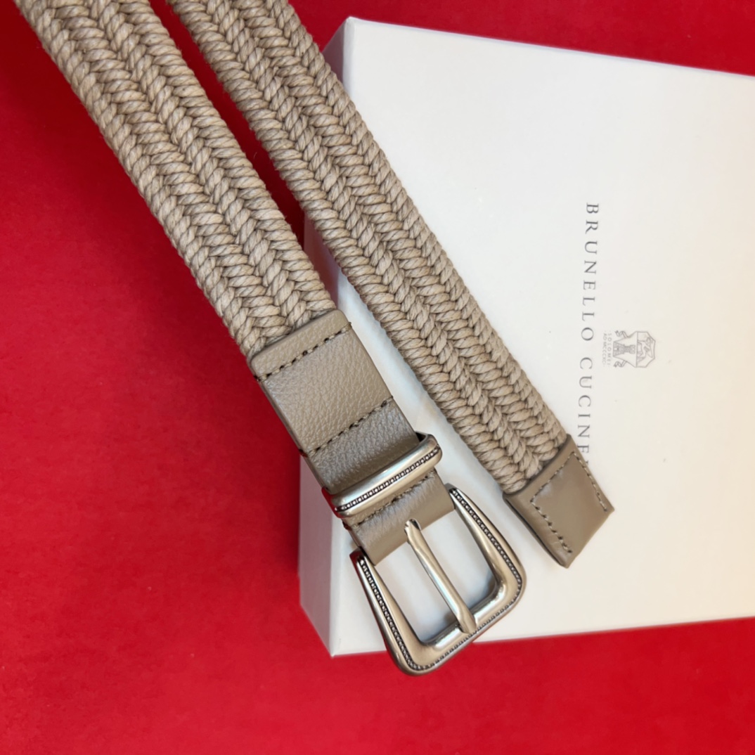 BC春秋经典腰带款质感十足 独特风格 时髦中带着随性和酷感.达到修身效果3.0Cm均码110Cm总长。