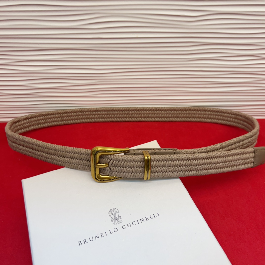 BC春秋经典腰带款质感十足 独特风格 时髦中带着随性和酷感.达到修身效果3.0Cm均码110Cm总长。