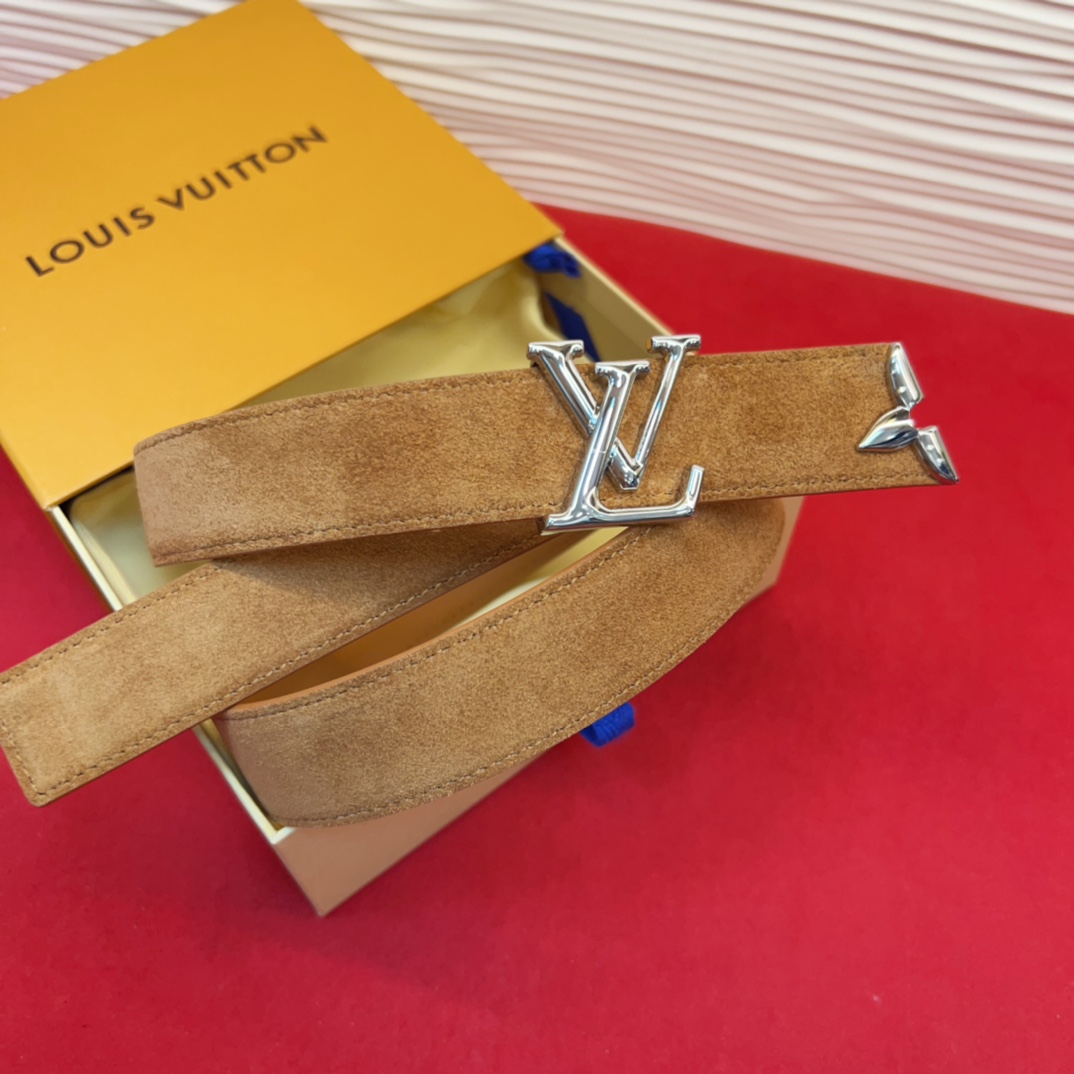 专柜同步新款 原版开发 纯铜材质 面料采用优质原厂面料。3.0cm