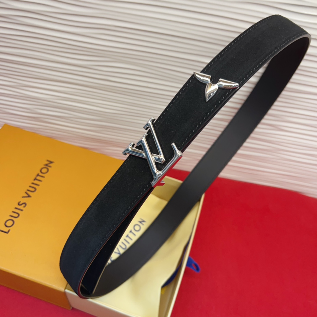 专柜同步新款 原版开发 纯铜材质 面料采用优质原厂面料。3.0cm