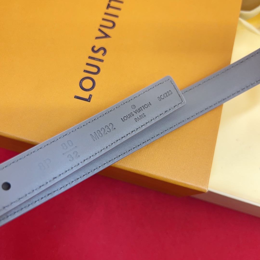 专柜同步新款 原版开发 纯铜材质 面料采用优质原厂面料。2.0cm