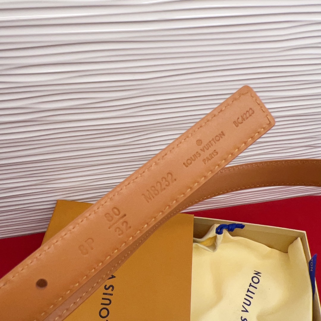 专柜同步新款 原版开发 纯铜材质 面料采用优质原厂面料。2.0cm