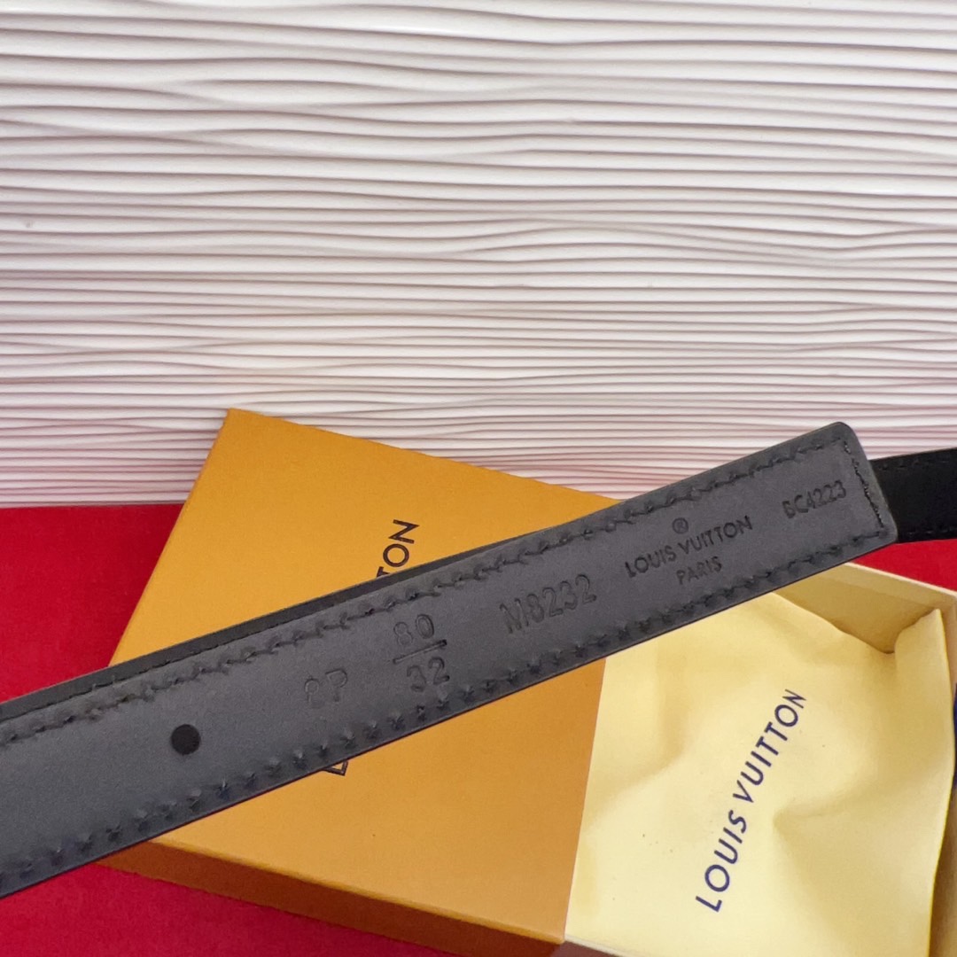 专柜同步新款 原版开发 纯铜材质 面料采用优质原厂面料。2.0cm