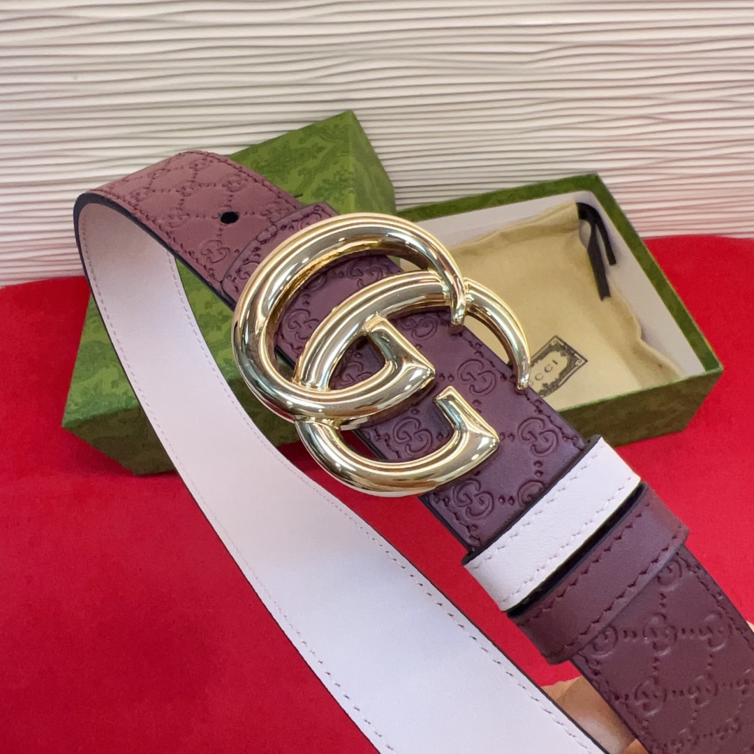 秋冬系列焕新演绎富有辨识度的GG Marmont系列。这款双面腰带采用GG Supreme与皮革材质匠心