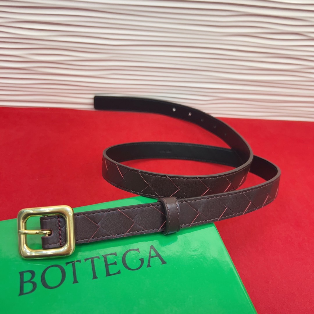 进口皮 针扣独特风格设计 柔软胎小牛皮皮料 众多明星推荐 复古洋气 头层编织宽度2.0Cm