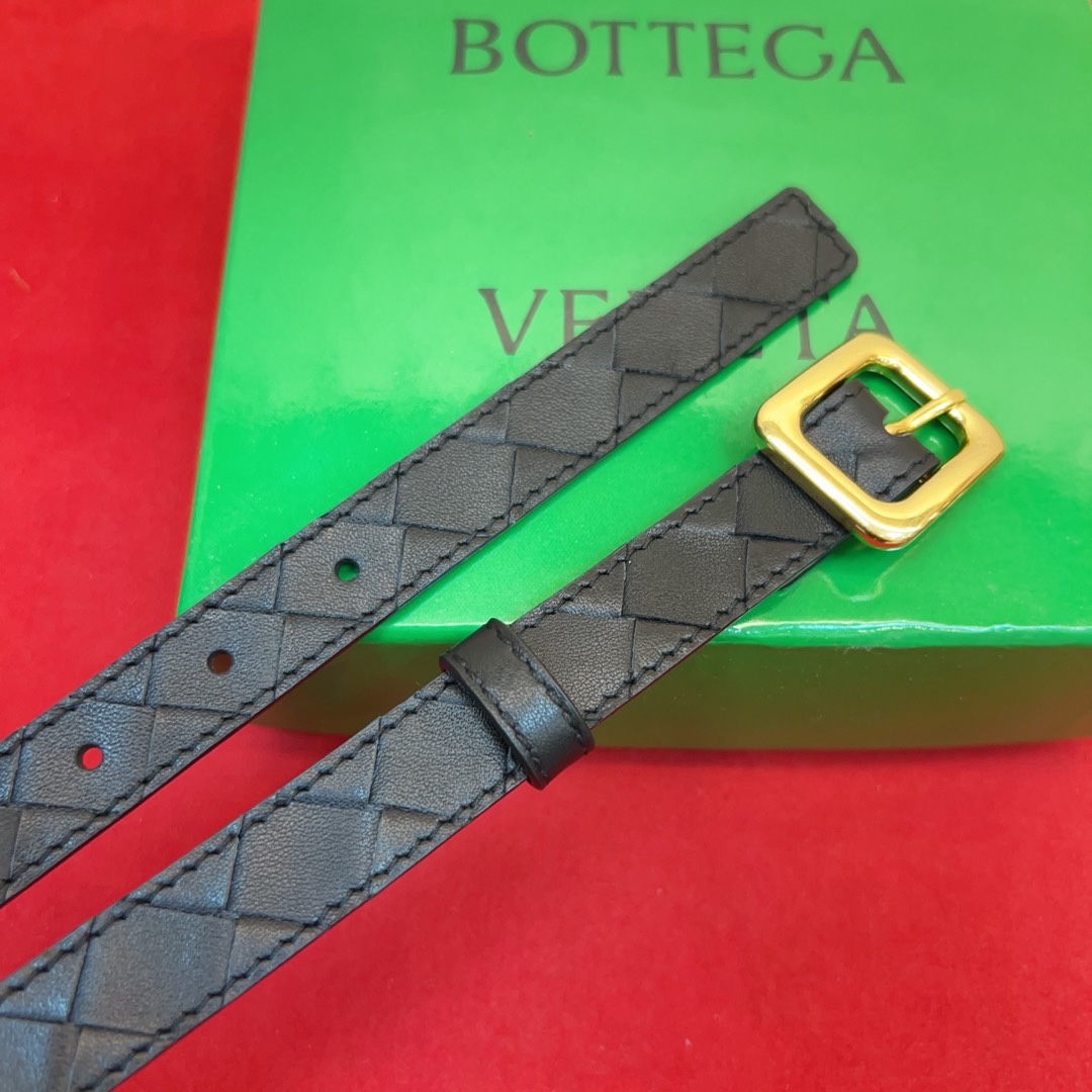 进口皮 针扣独特风格设计 柔软胎小牛皮皮料 众多明星推荐 复古洋气 头层编织宽度2.0Cm