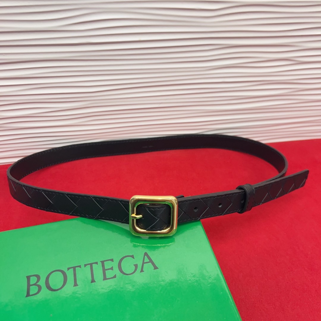 进口皮 针扣独特风格设计 柔软胎小牛皮皮料 众多明星推荐 复古洋气 头层编织宽度2.0Cm