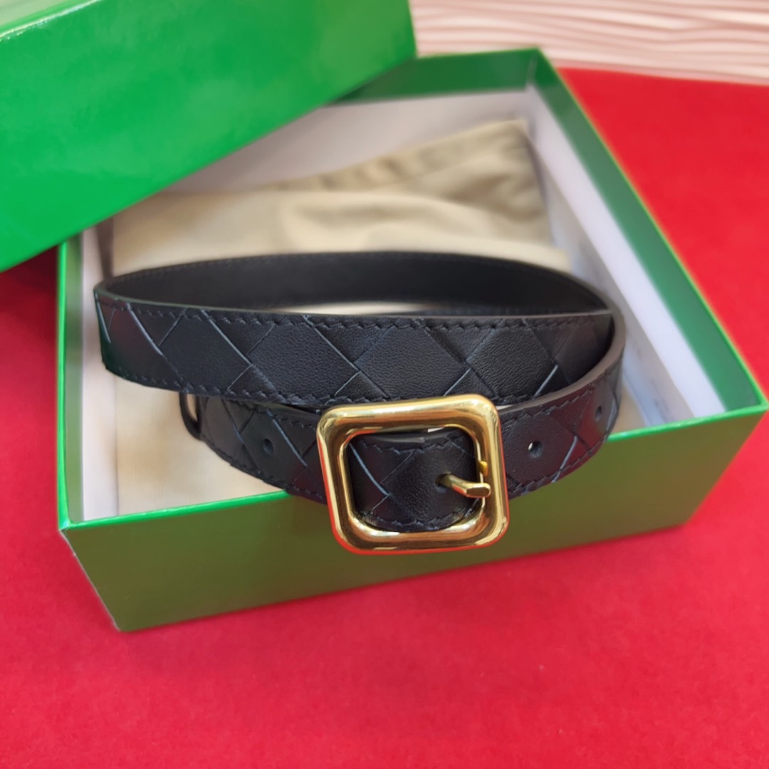 进口皮 针扣独特风格设计 柔软胎小牛皮皮料 众多明星推荐 复古洋气 头层编织宽度2.0Cm