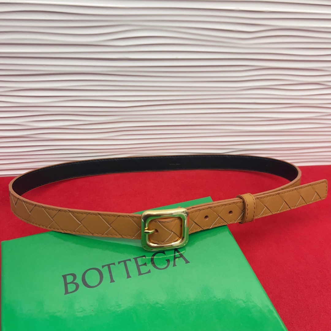 进口皮 针扣独特风格设计 柔软胎小牛皮皮料 众多明星推荐 复古洋气 头层编织宽度2.0Cm