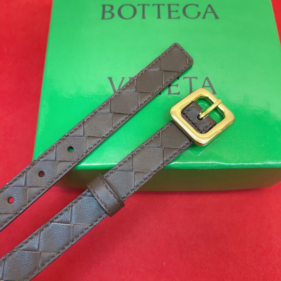 P 进口皮 针扣独特风格设计 柔软胎小牛皮皮料 众多明星推荐 复古洋气 头层编织宽度2.0Cm