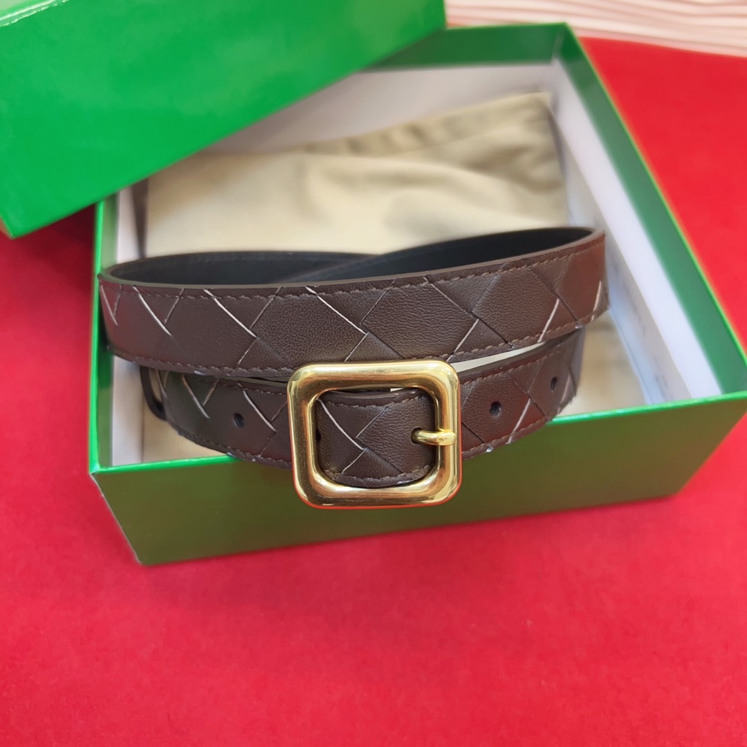 P 进口皮 针扣独特风格设计 柔软胎小牛皮皮料 众多明星推荐 复古洋气 头层编织宽度2.0Cm