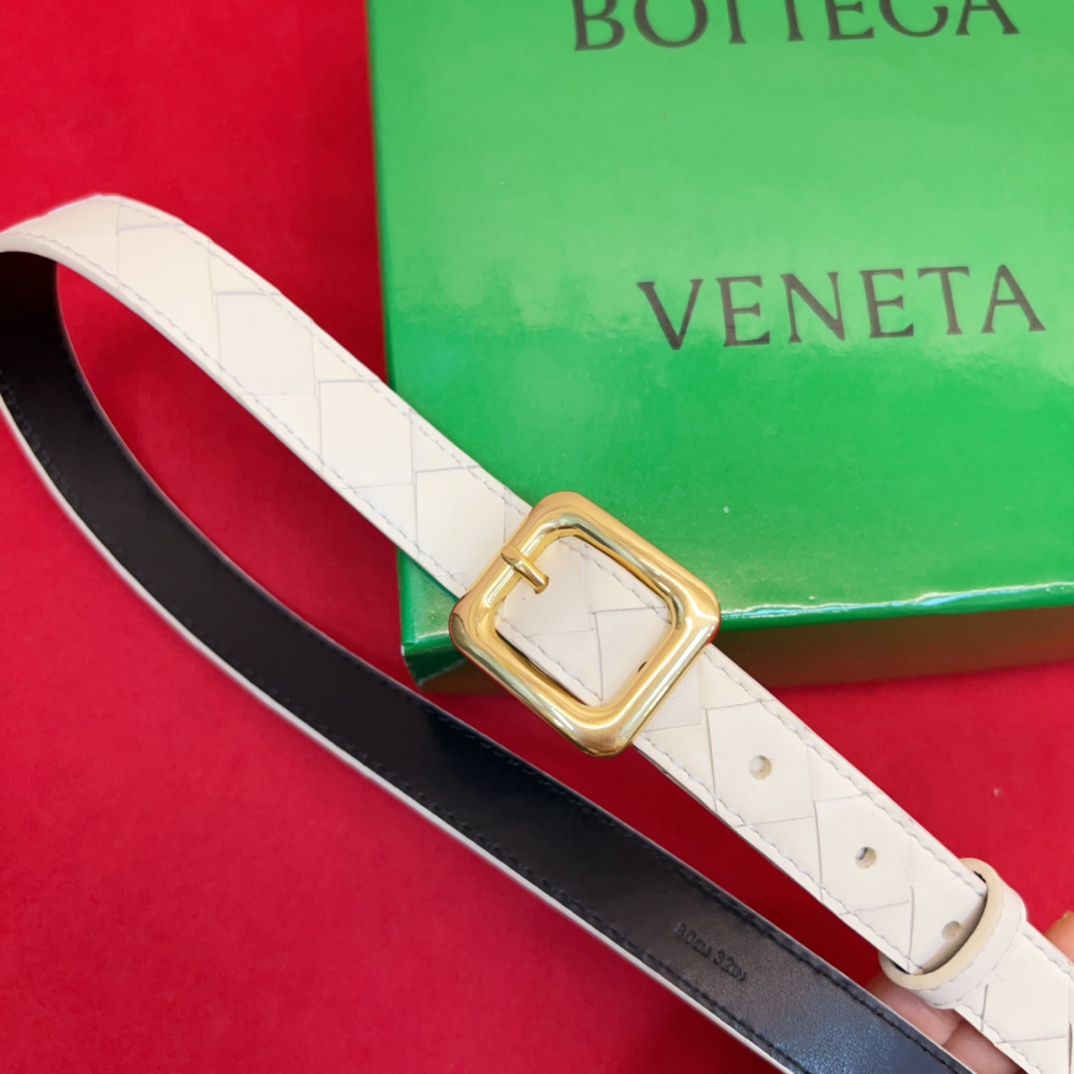 P 进口皮 针扣独特风格设计 柔软胎小牛皮皮料 众多明星推荐 复古洋气 头层编织宽度2.0Cm