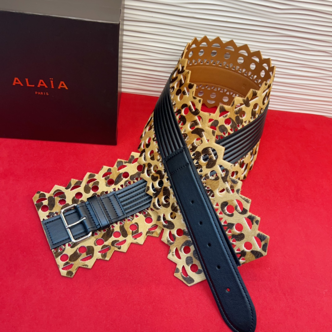 Alaia 阿来莱 马毛腰封、品牌标志性的镂空雕花工艺，柔软牛皮制成于意大利12Cm、，Alaia是一个