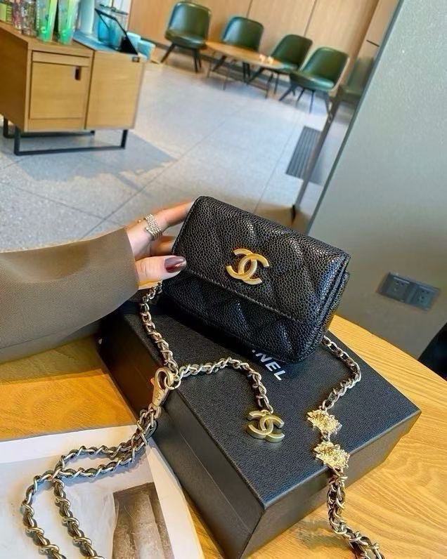 P 爆款出货🚚Chanel23A⁉️手工坊系列腰包，胸包💐太酷啦，👀精致🦁️小狮子，完美做工，超级百搭