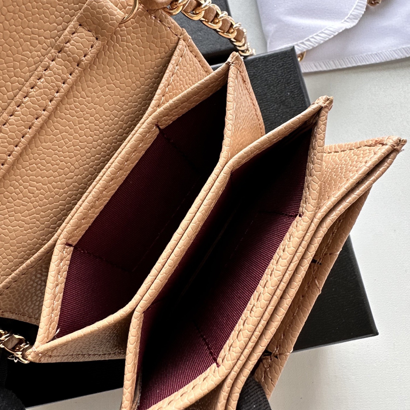 P 小废包太火爆啦[愉快][愉快]小到只能放卡片和口红之类的小小包[流泪]售价两W多还是抢爆头[破涕为笑