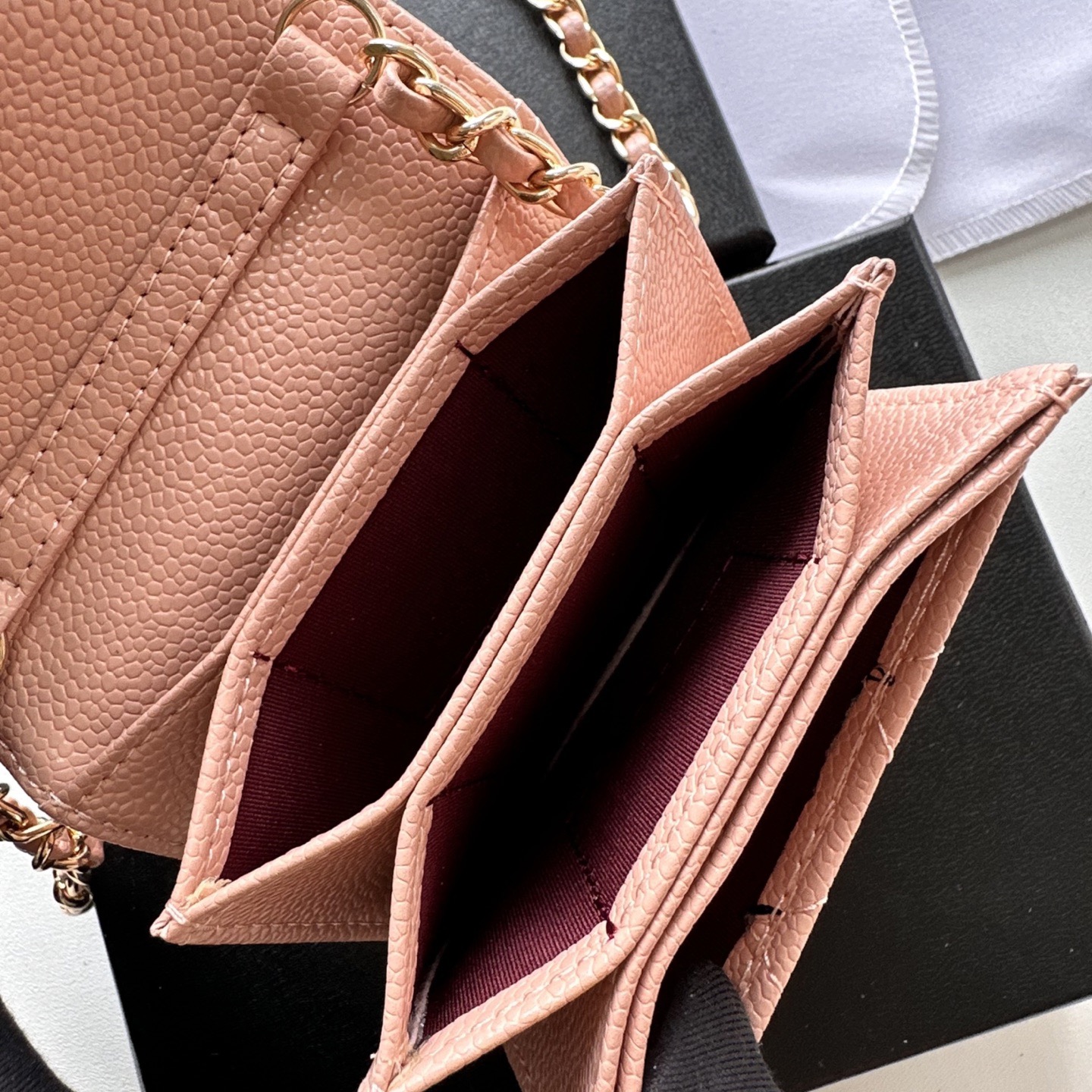 P 小废包太火爆啦[愉快][愉快]小到只能放卡片和口红之类的小小包[流泪]售价两W多还是抢爆头[破涕为笑