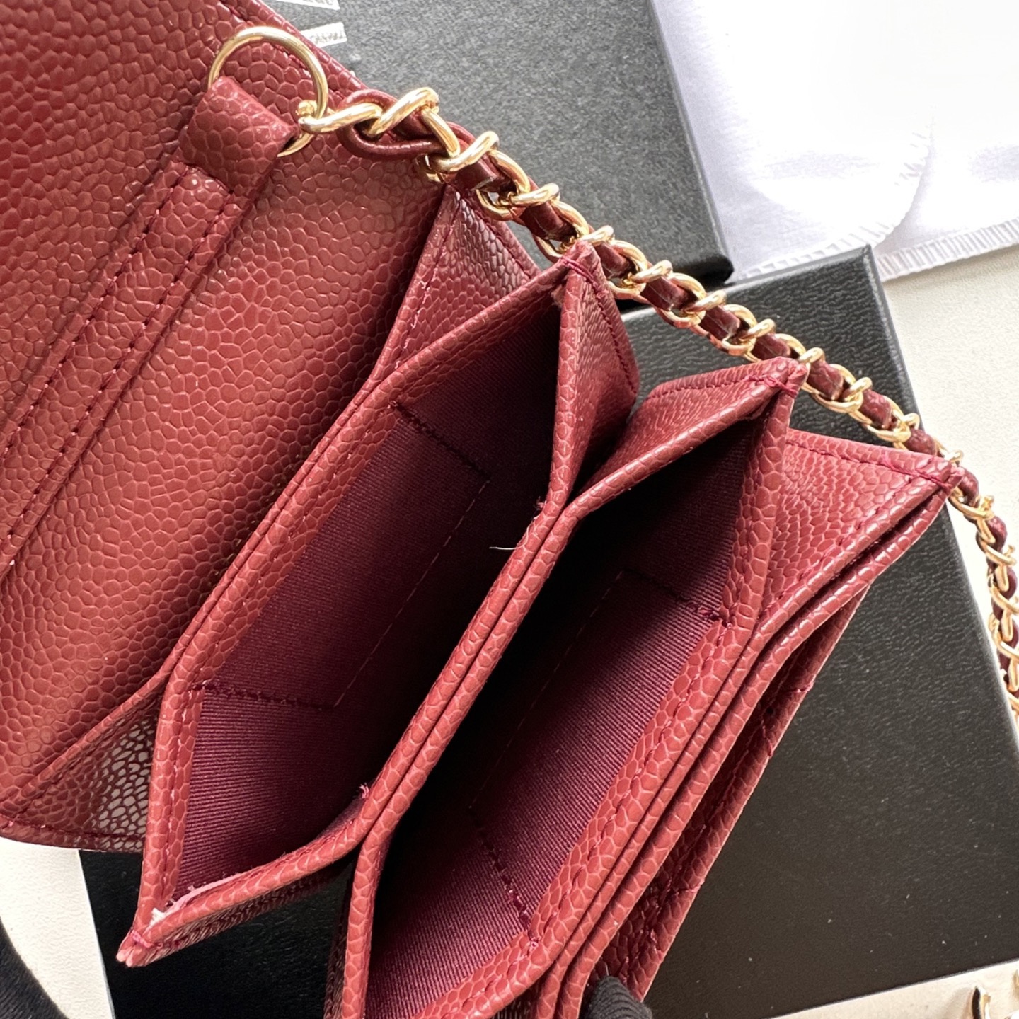 P 小废包太火爆啦[愉快][愉快]小到只能放卡片和口红之类的小小包[流泪]售价两W多还是抢爆头[破涕为笑