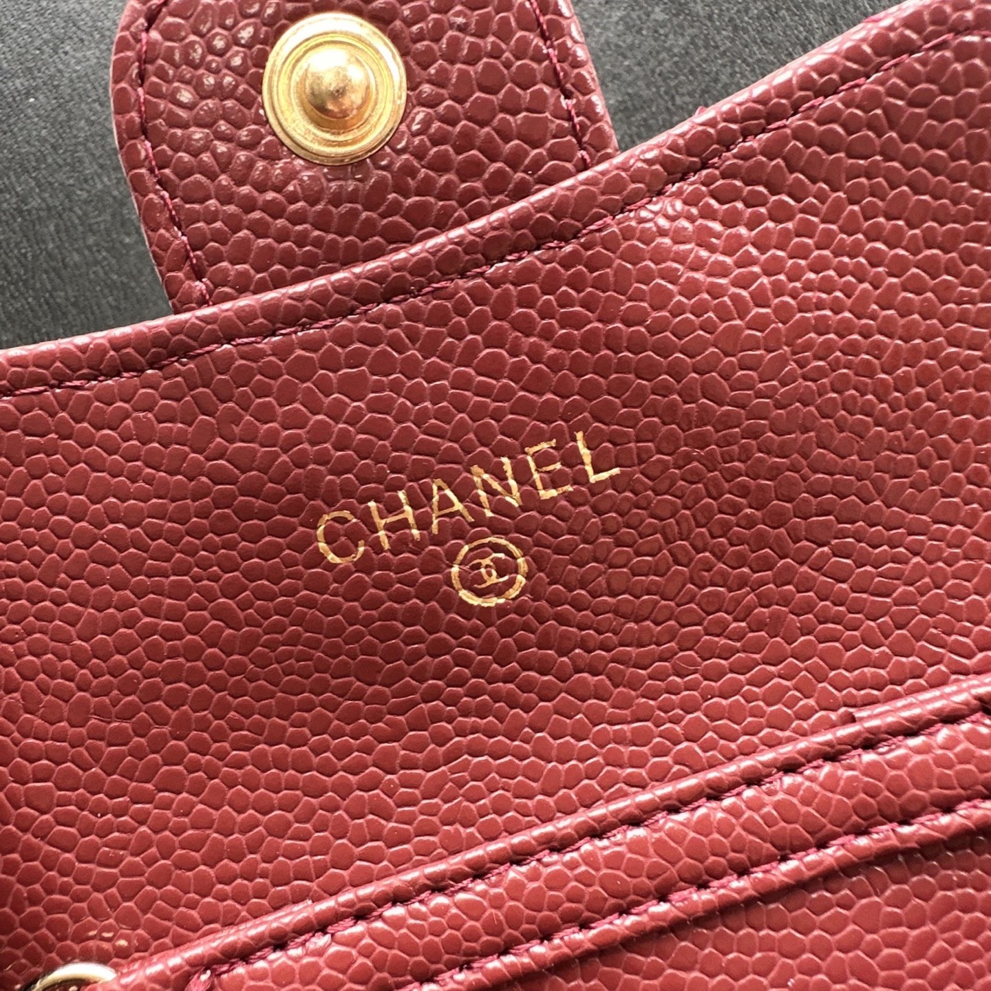 P 小废包太火爆啦[愉快][愉快]小到只能放卡片和口红之类的小小包[流泪]售价两W多还是抢爆头[破涕为笑