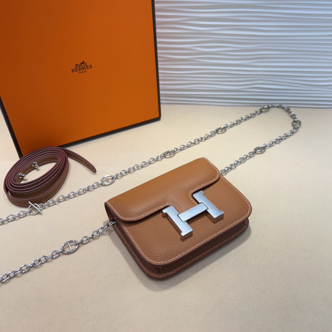 P kelly一直是时尚圈的热宠元素，各路达人都很爱！全套标配包装齐全，这货目前市面连个仿货的影子都木有