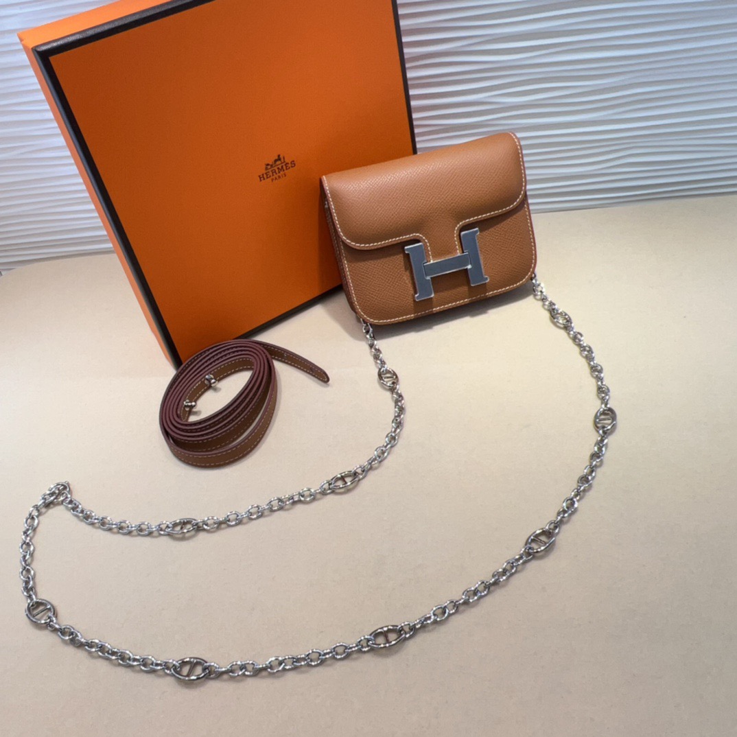 P kelly一直是时尚圈的热宠元素，各路达人都很爱！全套标配包装齐全，这货目前市面连个仿货的影子都木有