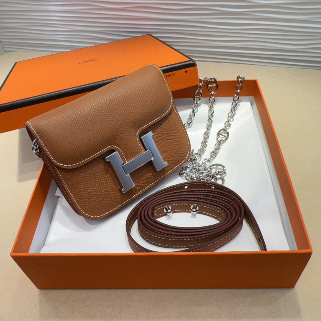 P kelly一直是时尚圈的热宠元素，各路达人都很爱！全套标配包装齐全，这货目前市面连个仿货的影子都木有