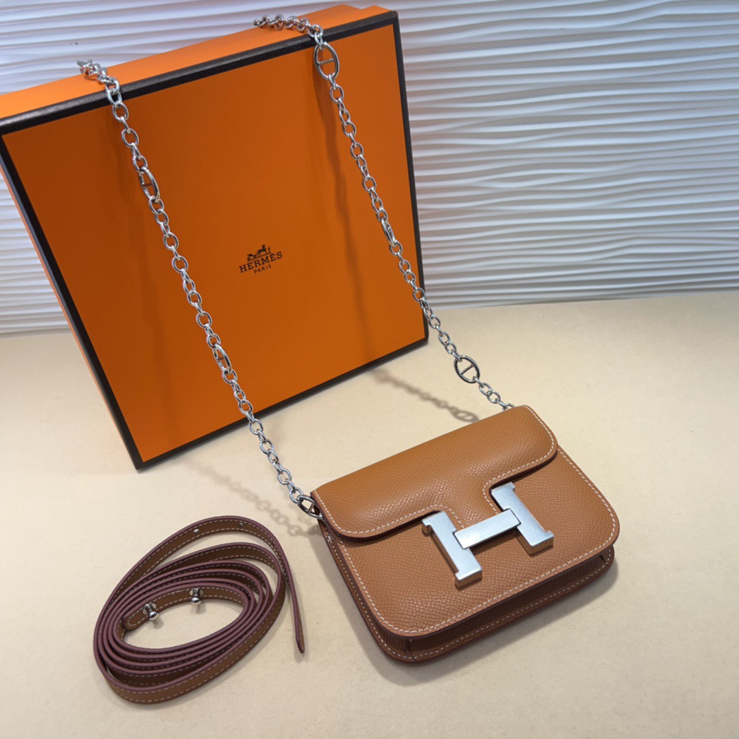 P kelly一直是时尚圈的热宠元素，各路达人都很爱！全套标配包装齐全，这货目前市面连个仿货的影子都木有