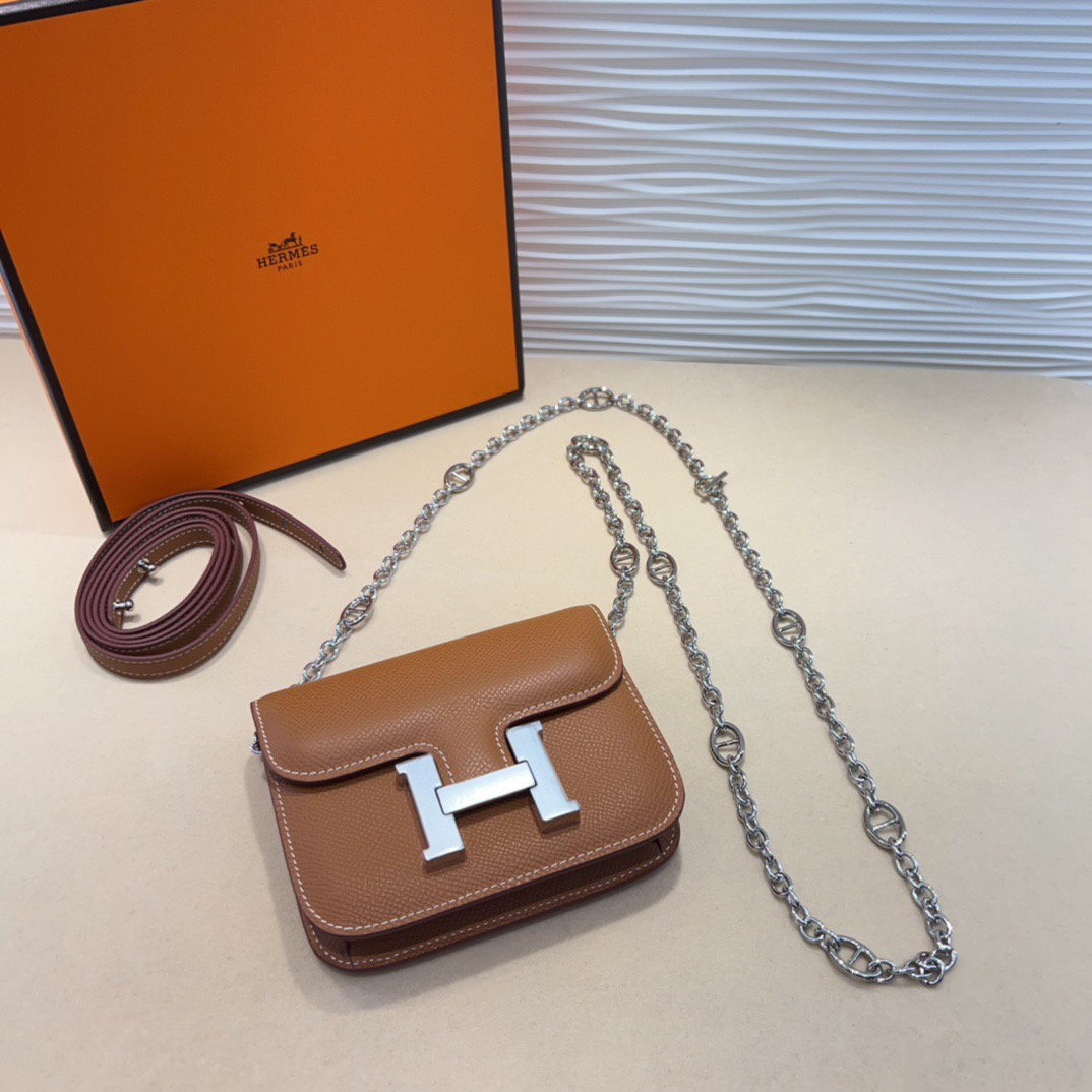 P kelly一直是时尚圈的热宠元素，各路达人都很爱！全套标配包装齐全，这货目前市面连个仿货的影子都木有