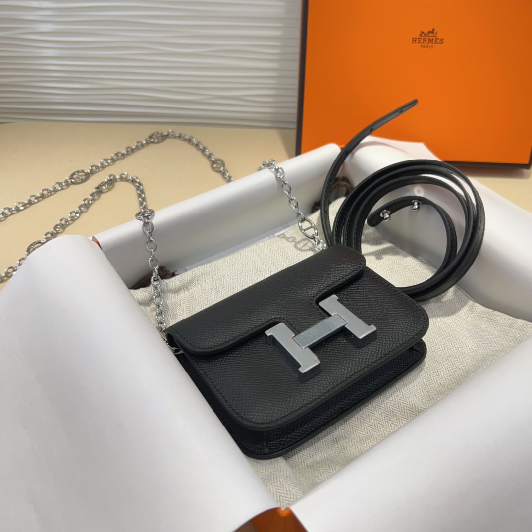 P kelly一直是时尚圈的热宠元素，各路达人都很爱！全套标配包装齐全，这货目前市面连个仿货的影子都木有