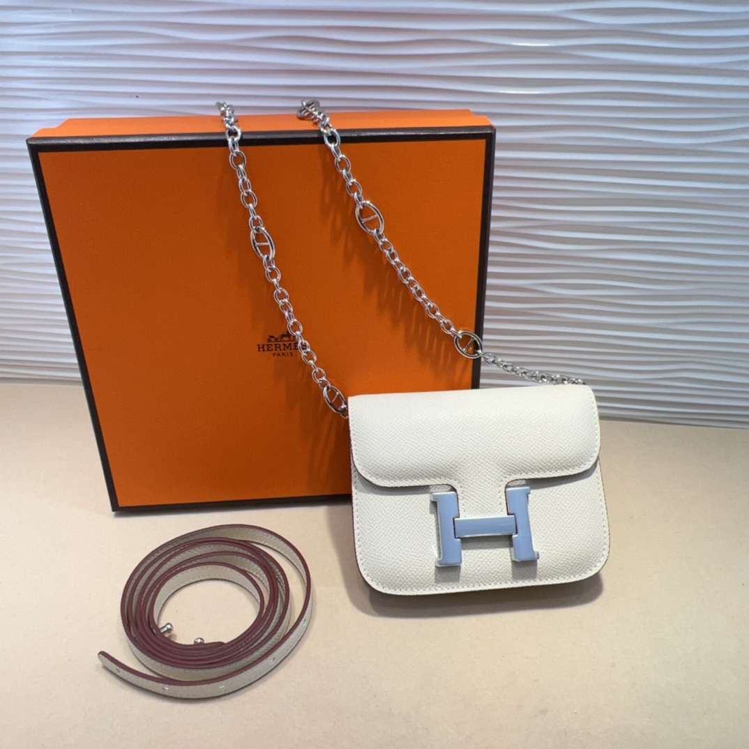 P kelly一直是时尚圈的热宠元素，各路达人都很爱！全套标配包装齐全，这货目前市面连个仿货的影子都木有