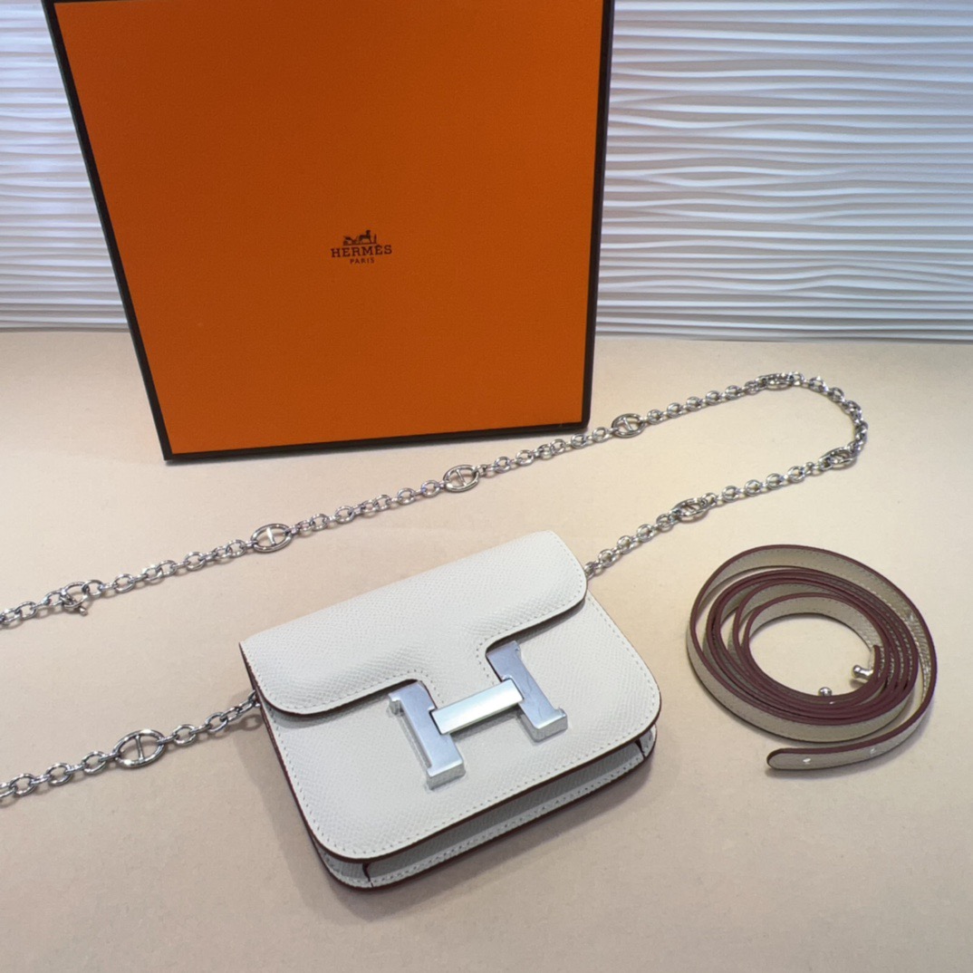 P kelly一直是时尚圈的热宠元素，各路达人都很爱！全套标配包装齐全，这货目前市面连个仿货的影子都木有