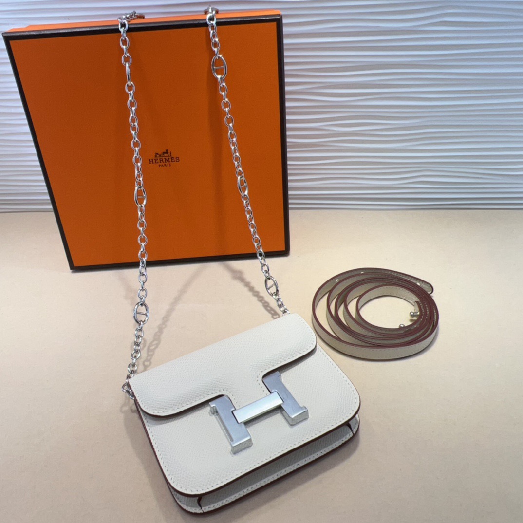 P kelly一直是时尚圈的热宠元素，各路达人都很爱！全套标配包装齐全，这货目前市面连个仿货的影子都木有