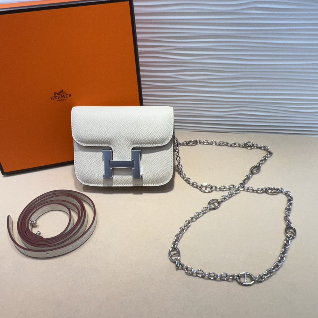 P kelly一直是时尚圈的热宠元素，各路达人都很爱！全套标配包装齐全，这货目前市面连个仿货的影子都木有