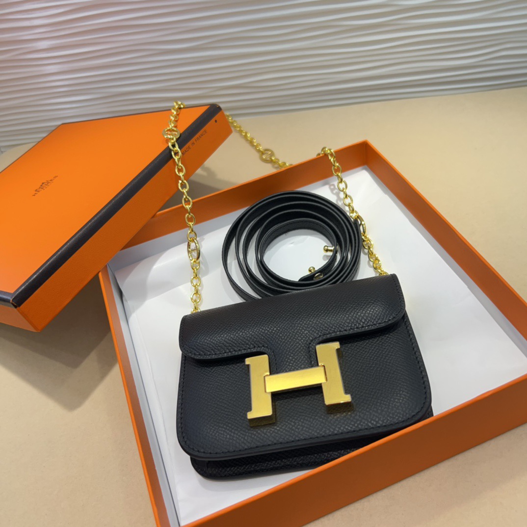 P kelly一直是时尚圈的热宠元素，各路达人都很爱！全套标配包装齐全，这货目前市面连个仿货的影子都木有