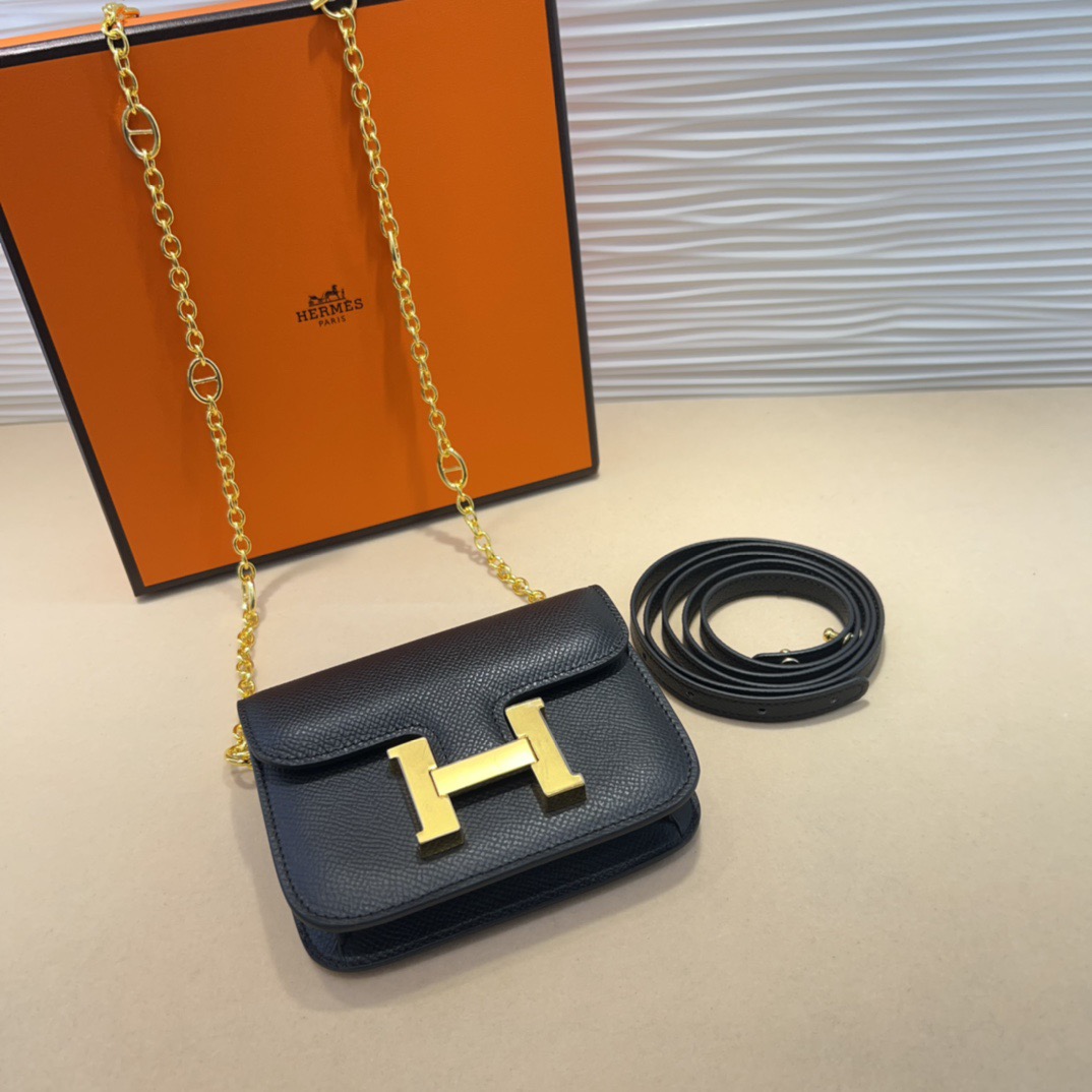 P kelly一直是时尚圈的热宠元素，各路达人都很爱！全套标配包装齐全，这货目前市面连个仿货的影子都木有